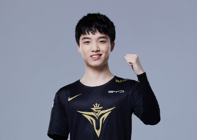 JN体育-Uzi迎来十五赛季高光表现，G2球迷沸腾！的简单介绍